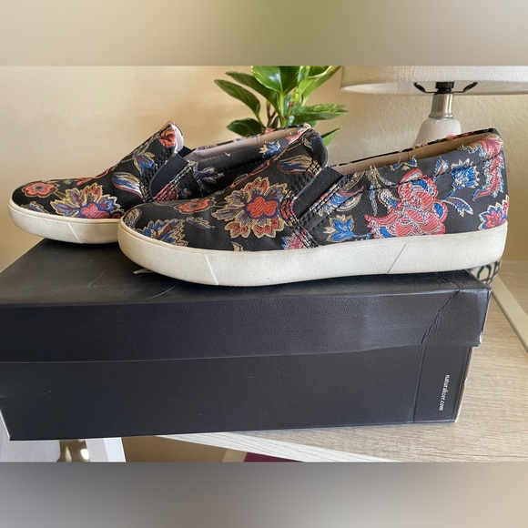 Naturalizer Marianne Brocade Golden Metallic Floral Slip-On Shoe - Picture 3 of 7